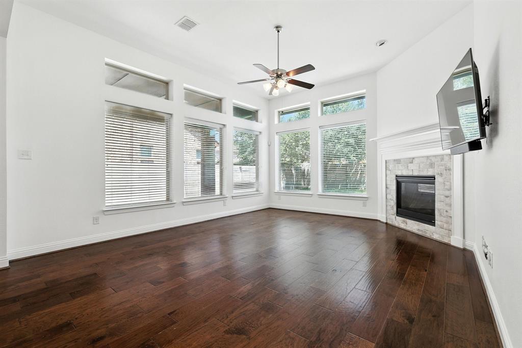 1516 8th Street Property Photo 2