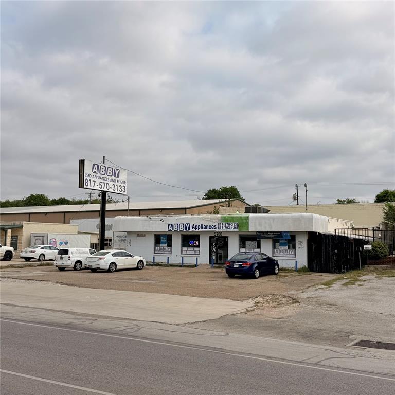 5700 Jacksboro Highway Property Photo 1