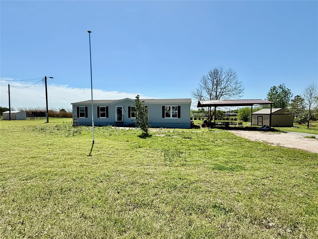 525 Private Road 4906