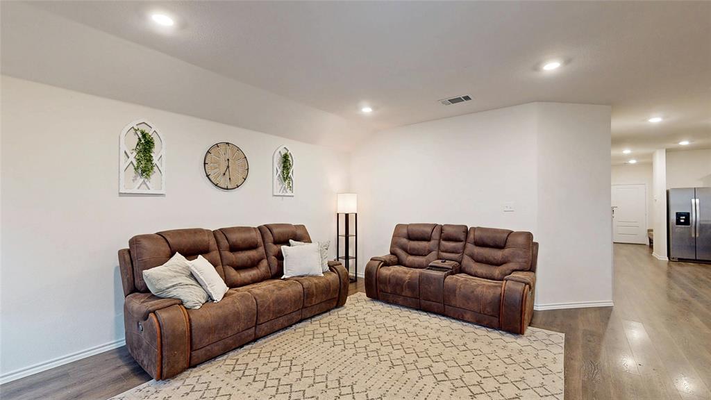 2109 Caraway Court Property Photo 3