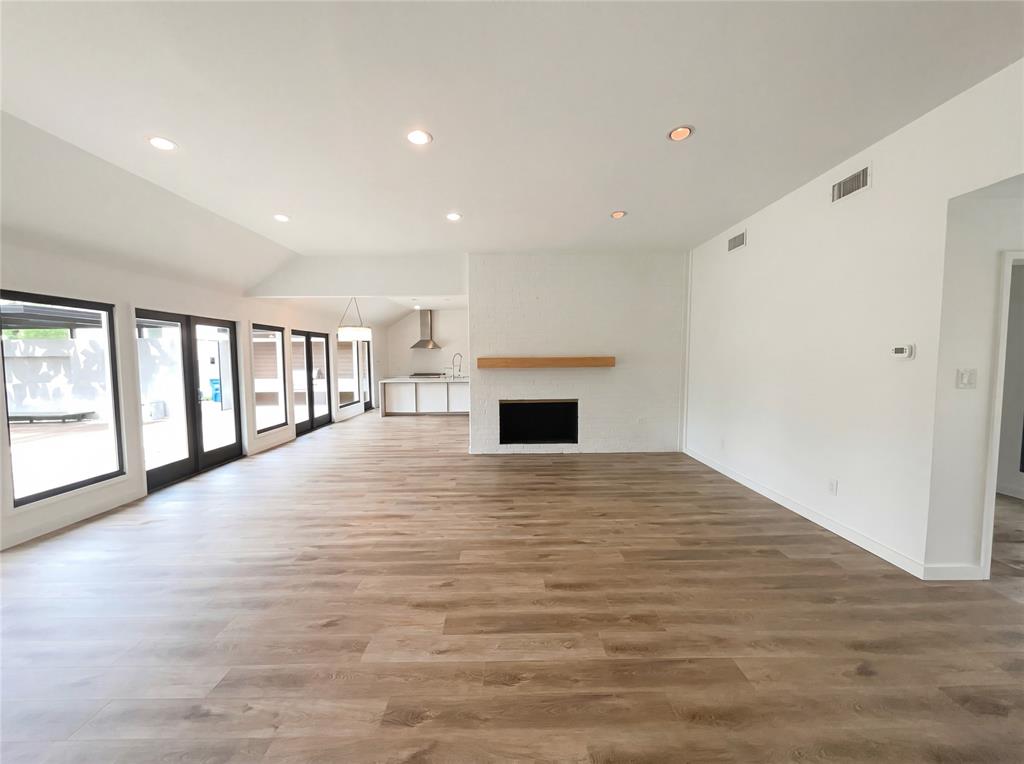7121 Winding Creek Road Property Photo 3