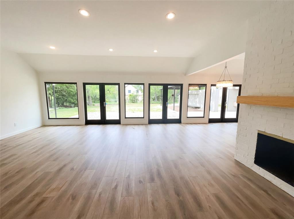 7121 Winding Creek Road Property Photo 7