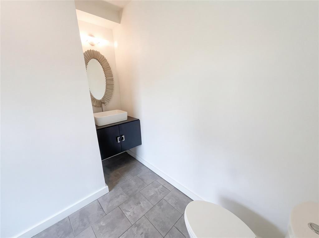 7121 Winding Creek Road Property Photo 19