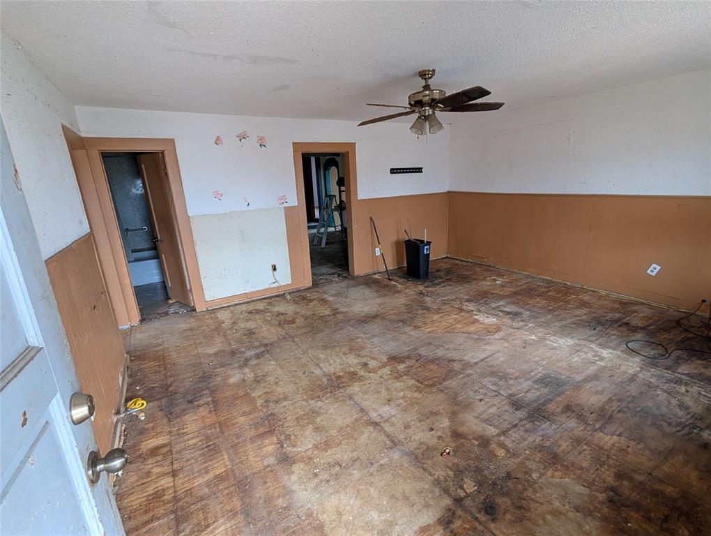 1701 E Leon Street Property Photo 2