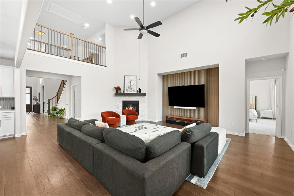 10713 Smoky Oak Trail Property Photo 8