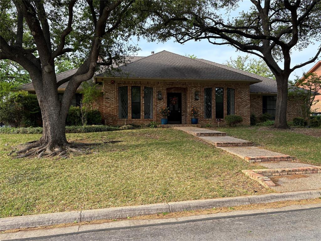 715 Buttermilk Drive Property Photo 3