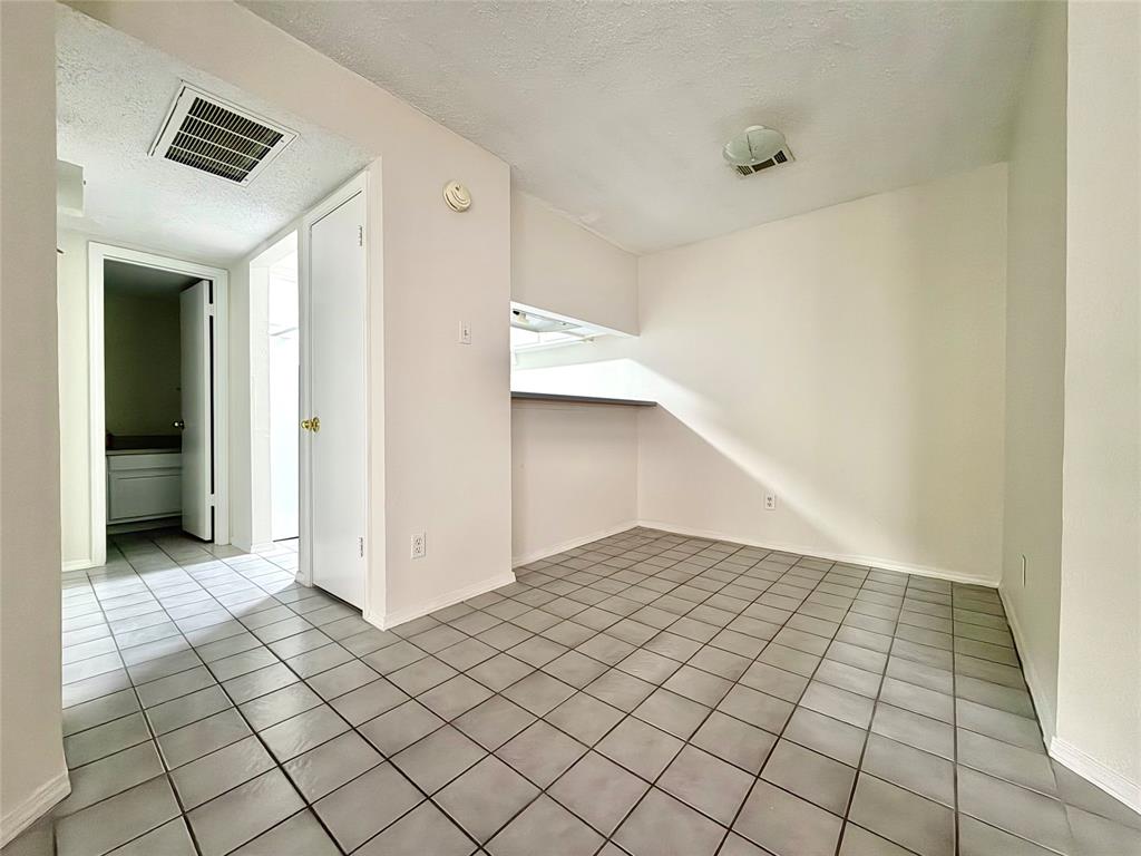 18333 Roehampton Drive 624 Property Photo 8