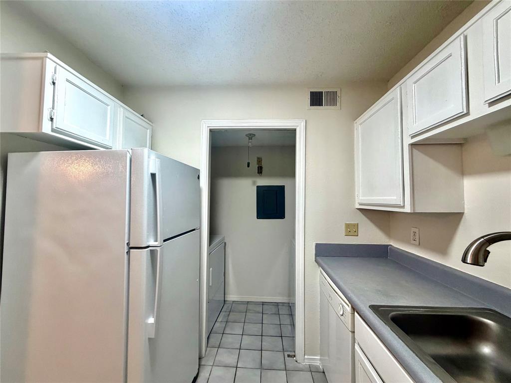 18333 Roehampton Drive 624 Property Photo 15