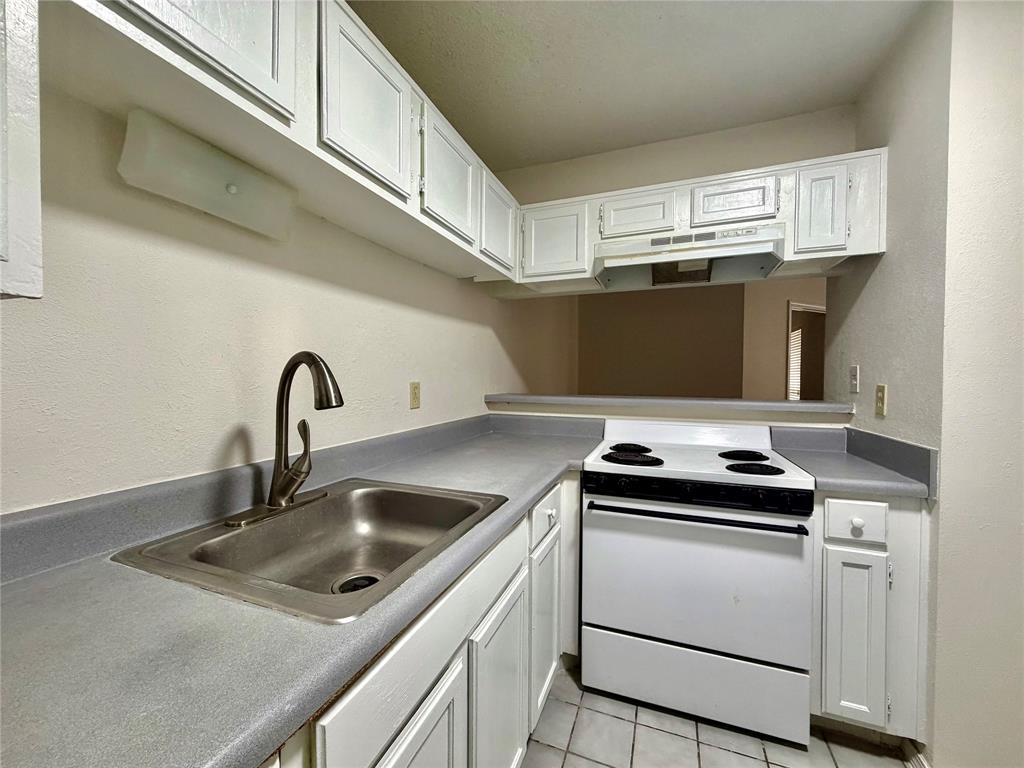 18333 Roehampton Drive 624 Property Photo 17