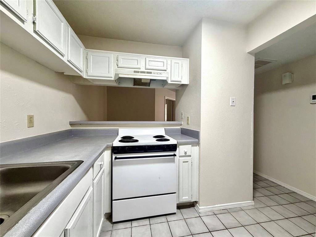 18333 Roehampton Drive 624 Property Photo 18