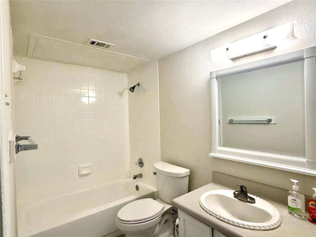 18333 Roehampton Drive 624 Property Photo 21