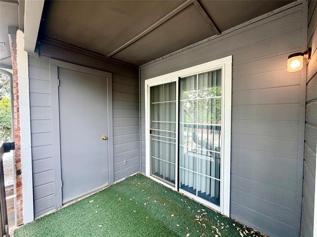 18333 Roehampton Drive 624 Property Photo 26