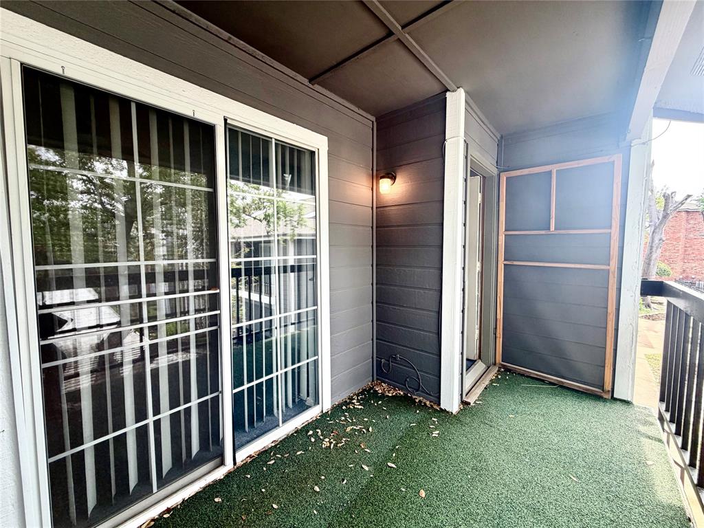 18333 Roehampton Drive 624 Property Photo 27