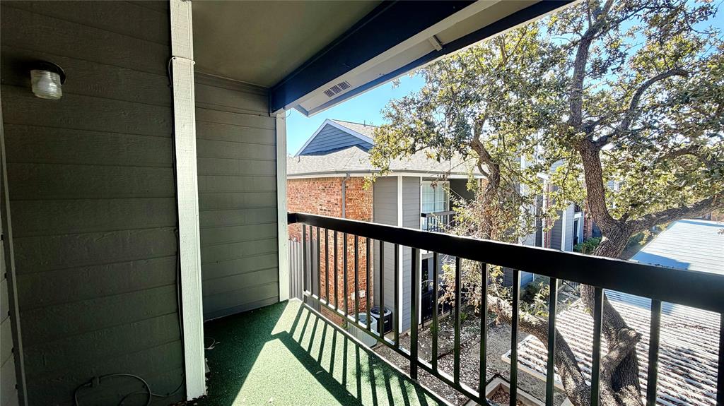 18333 Roehampton Drive 624 Property Photo 28