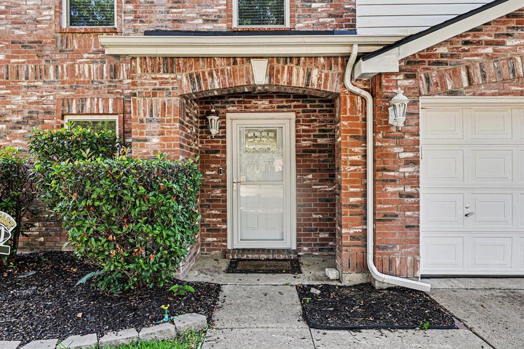 4030 Holly Leaf Court Property Photo 4