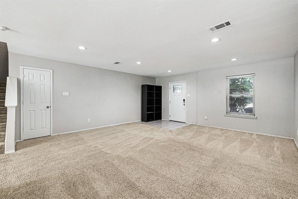 4030 Holly Leaf Court Property Photo 6