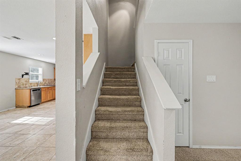 4030 Holly Leaf Court Property Photo 7