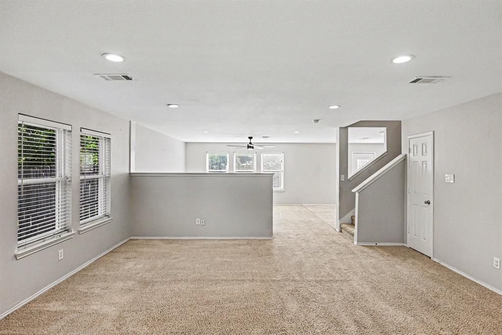 4030 Holly Leaf Court Property Photo 8