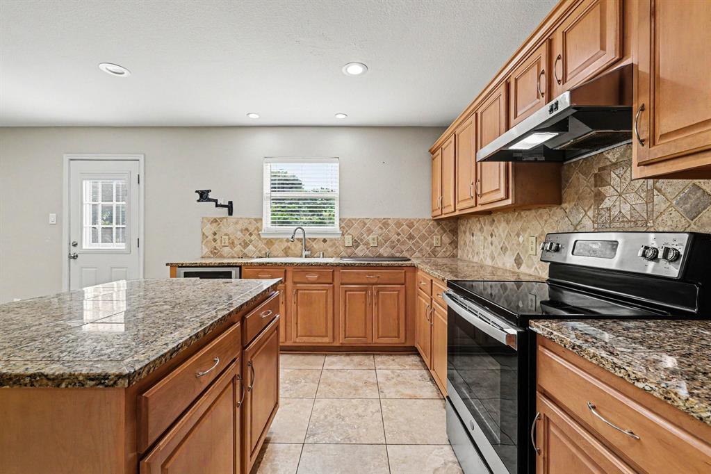 4030 Holly Leaf Court Property Photo 17
