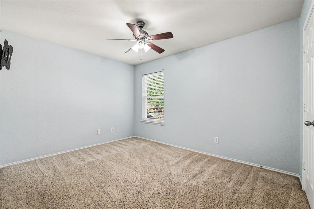 4030 Holly Leaf Court Property Photo 28