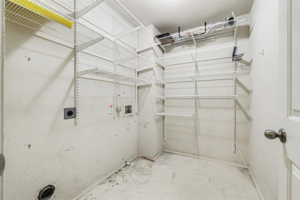 4030 Holly Leaf Court Property Photo 33