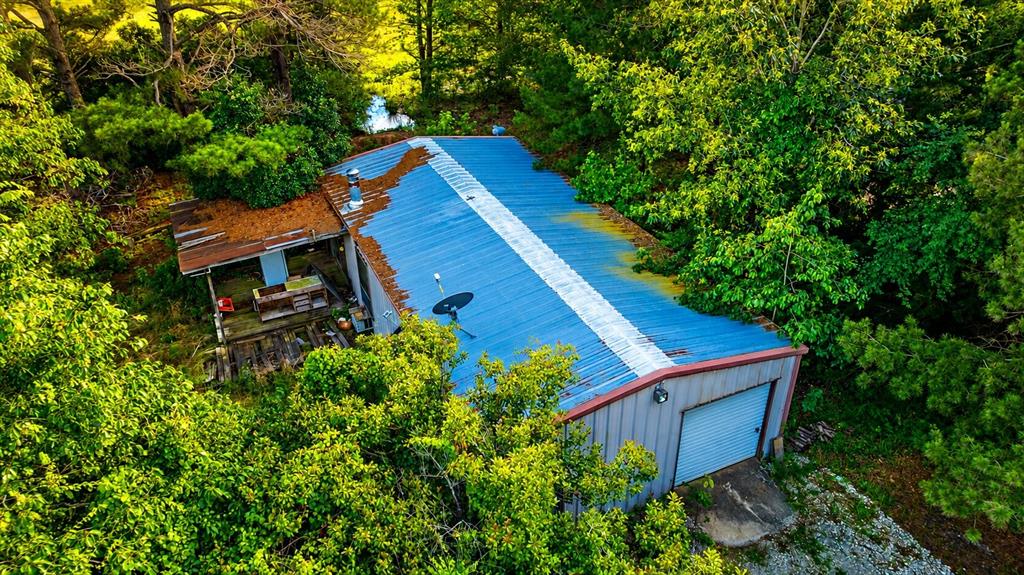 5889 Farm Road 910 Property Photo 9