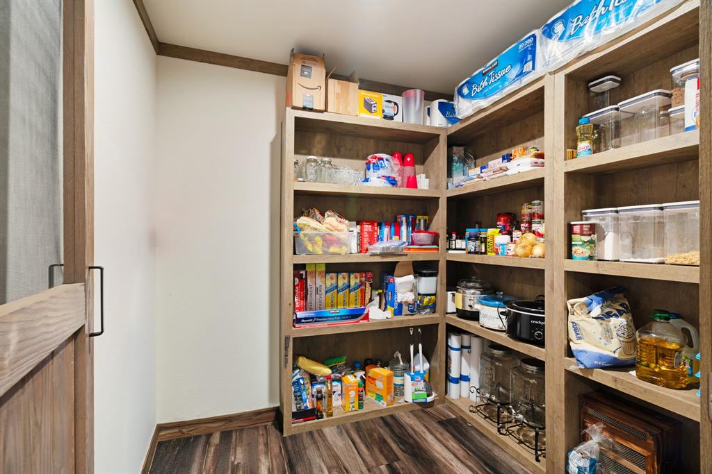 5889 Farm Road 910 Property Photo 20