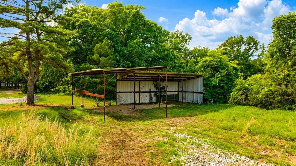 5889 Farm Road 910 Property Photo 38