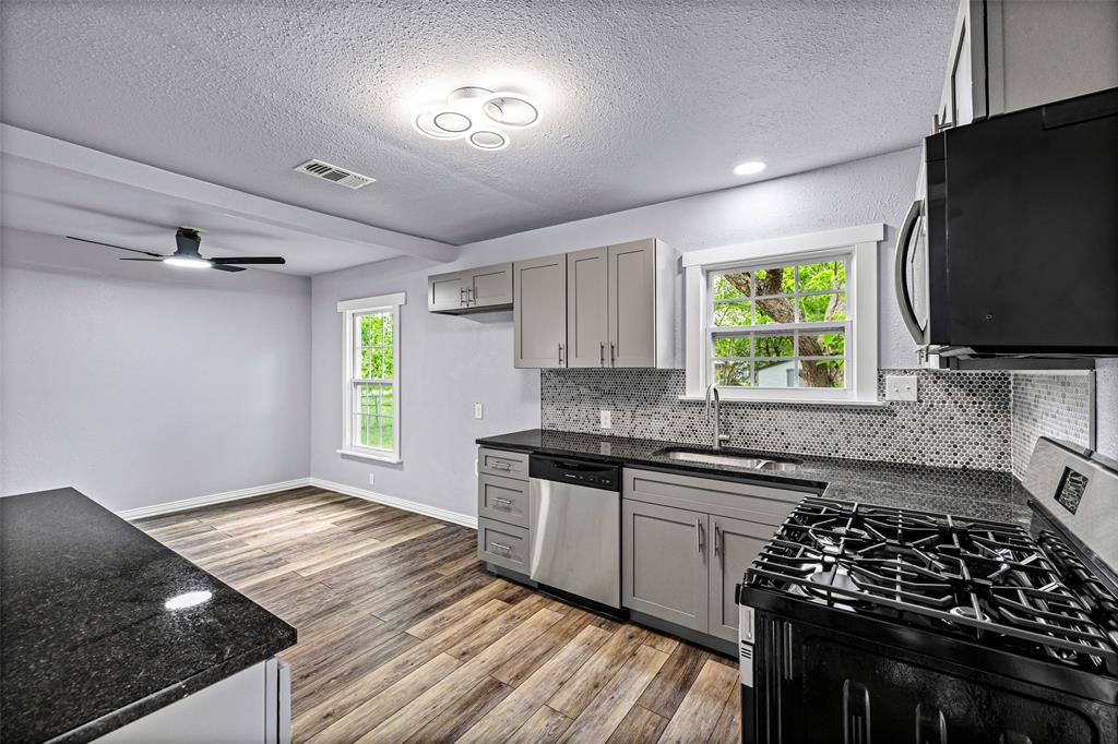 203 S Lancaster Street Property Photo 14