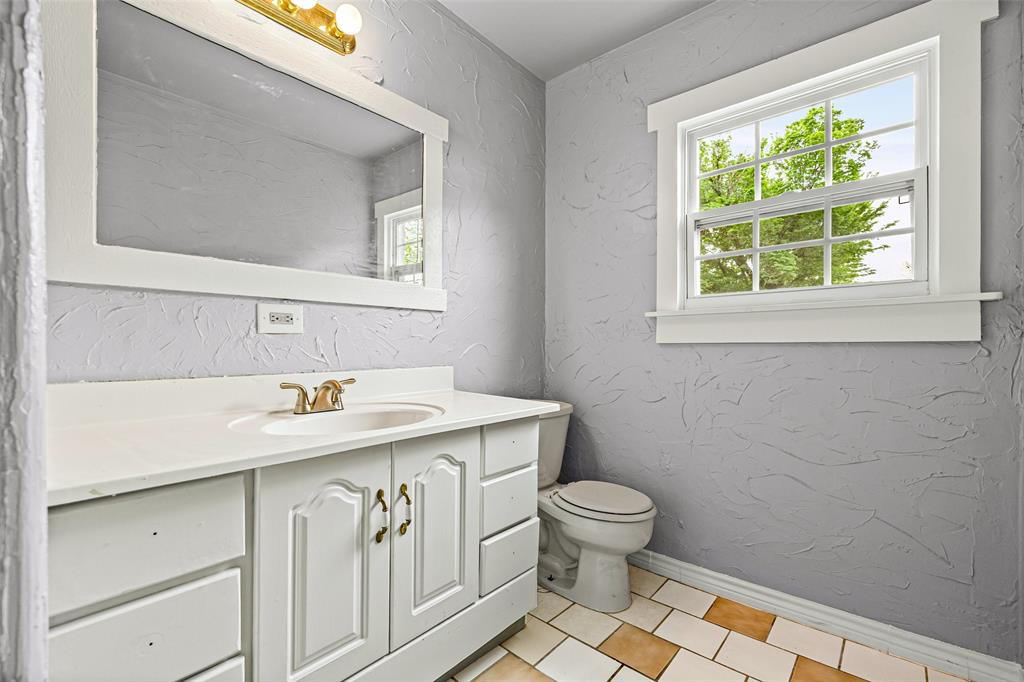 203 S Lancaster Street Property Photo 30
