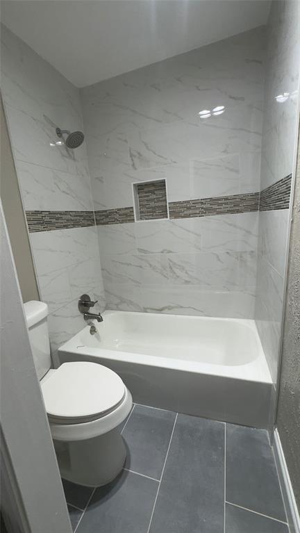 2648 Custer Parkway B Property Photo 5