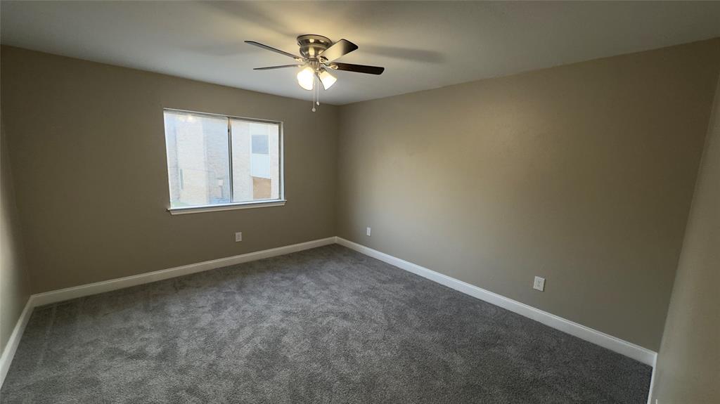 2648 Custer Parkway B Property Photo 6
