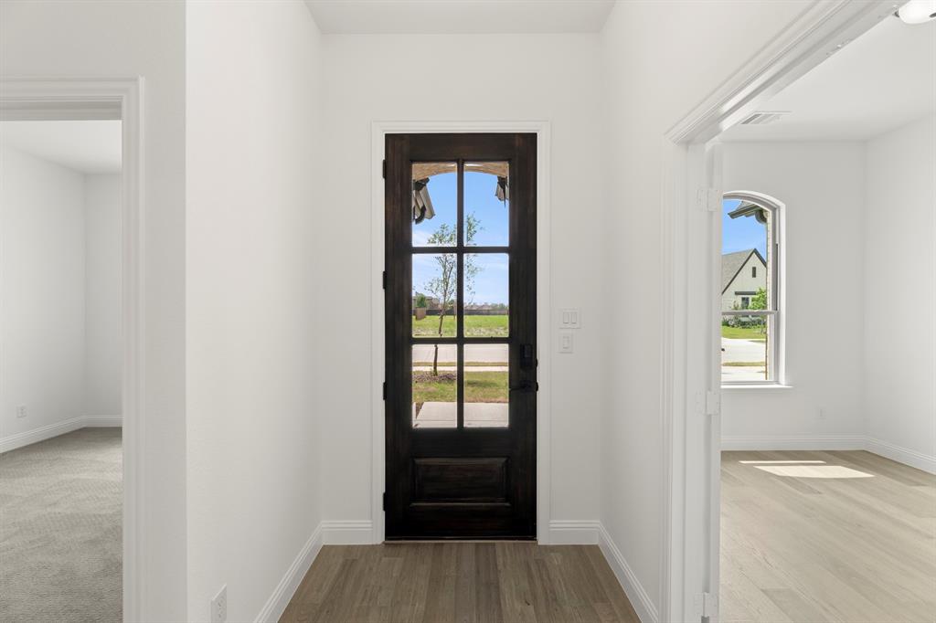 513 San Angelo Drive Property Photo 8