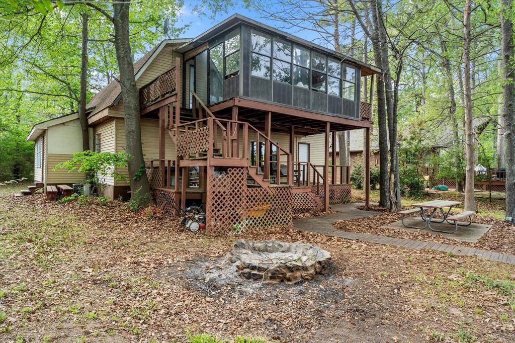 405 Triple S Drive Property Photo 4