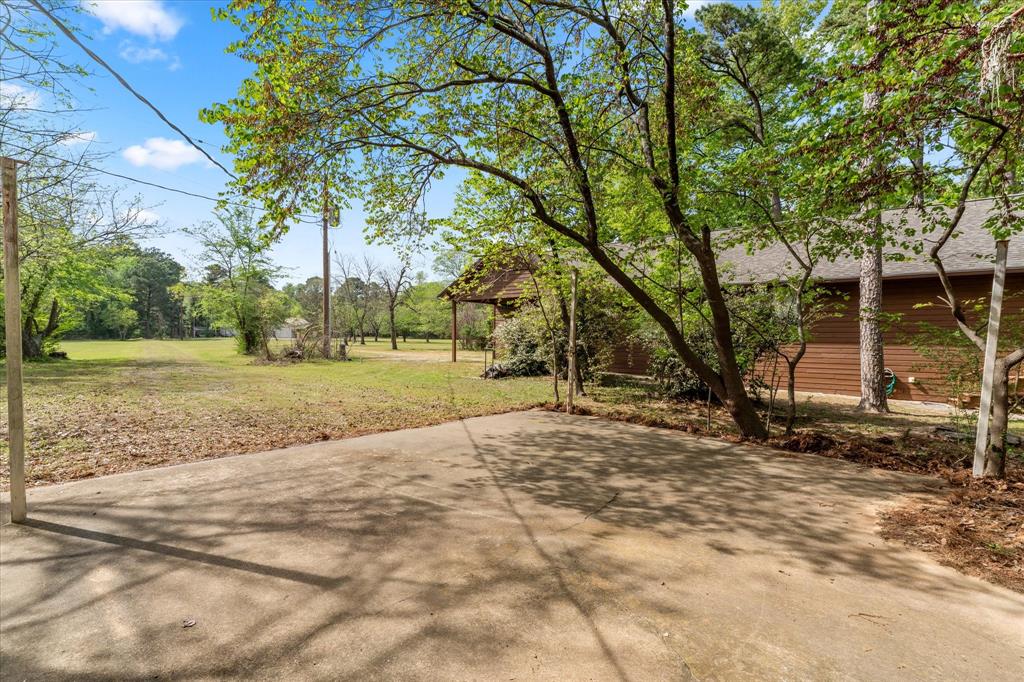 405 Triple S Drive Property Photo 8