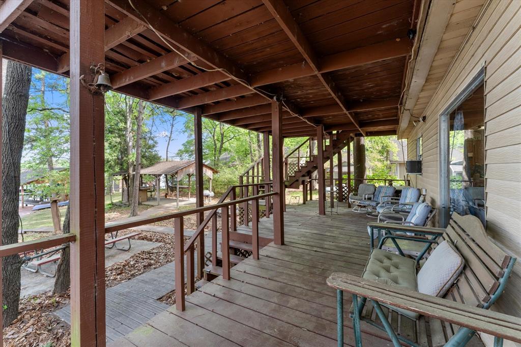 405 Triple S Drive Property Photo 14