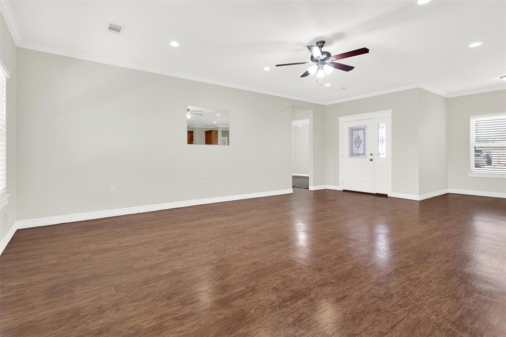 105 Ashlyn Court Property Photo 4