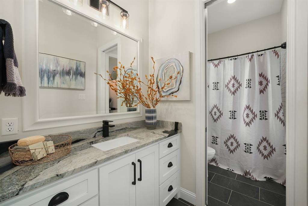 2100 Lake Crest Lane Property Photo 19