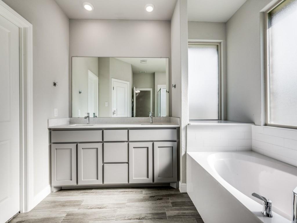 1316 Millerbird Way Property Photo 15