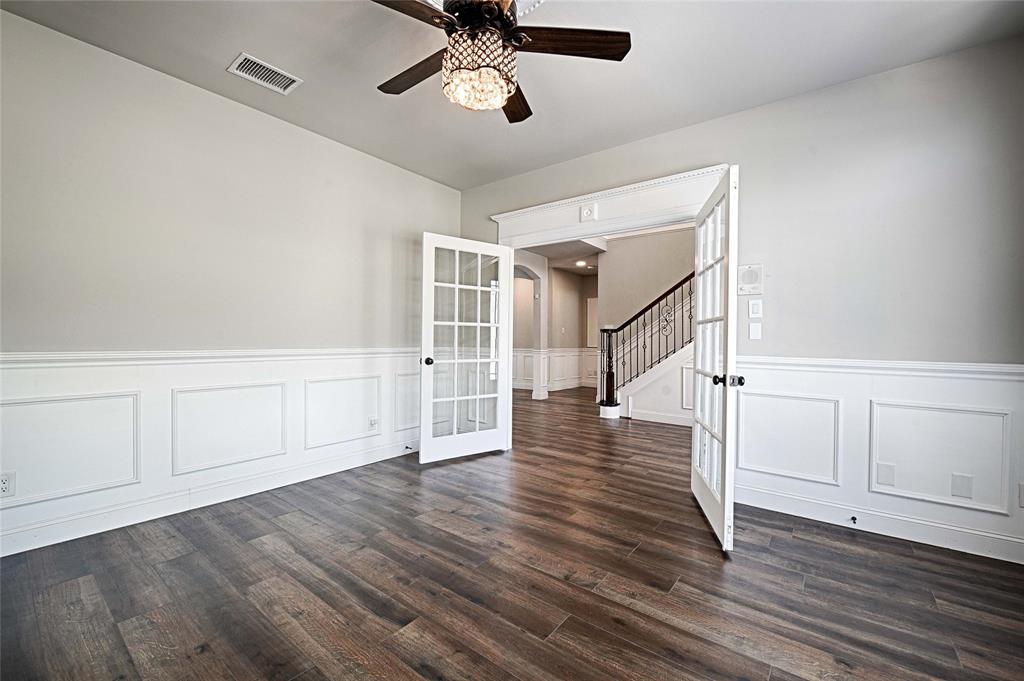 2435 Valley View Drive Property Photo 5