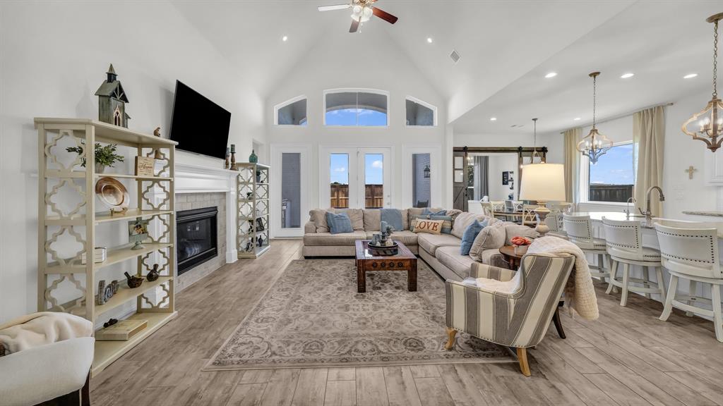 1709 Roundtree Circle Property Photo 4