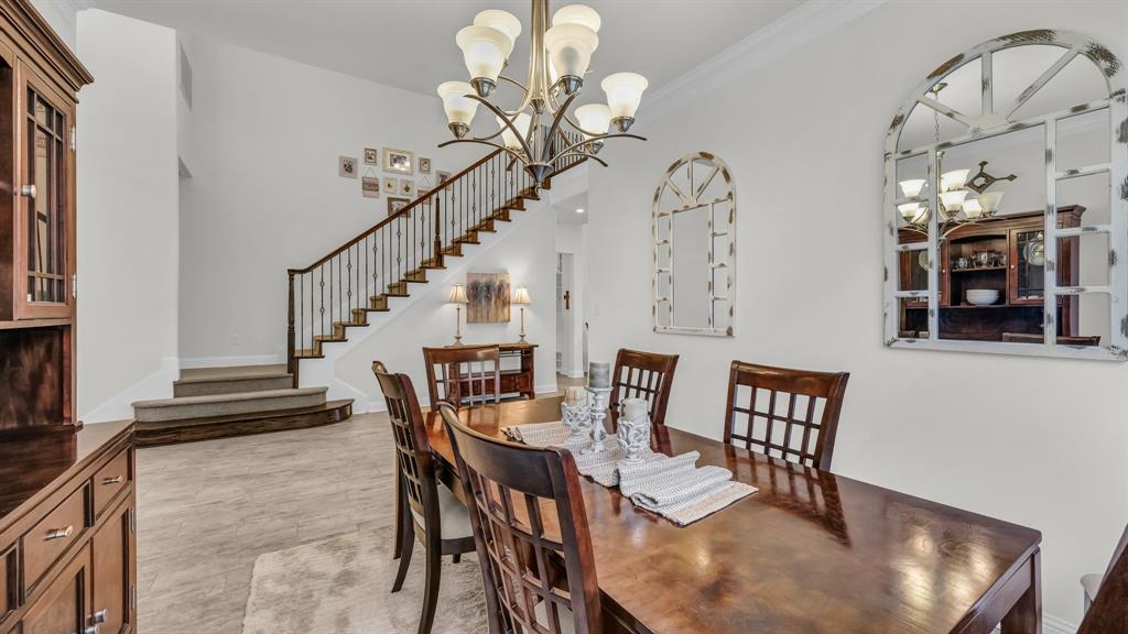 1709 Roundtree Circle Property Photo 9