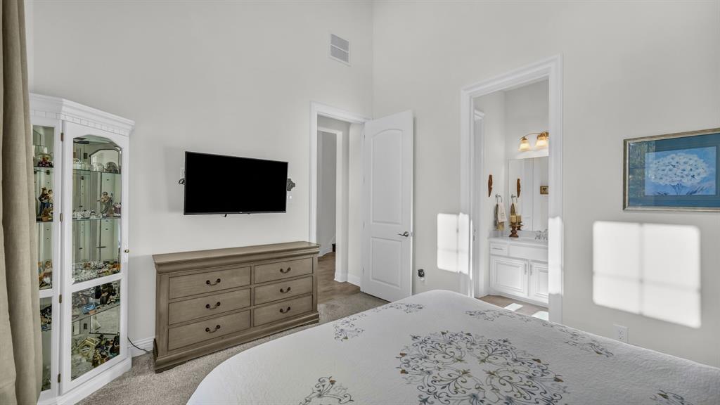 1709 Roundtree Circle Property Photo 18