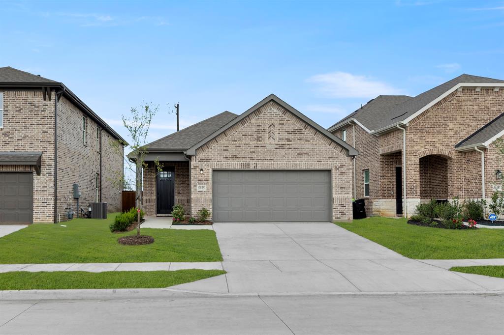 5925 Laurel Lake Lane Property Photo 1