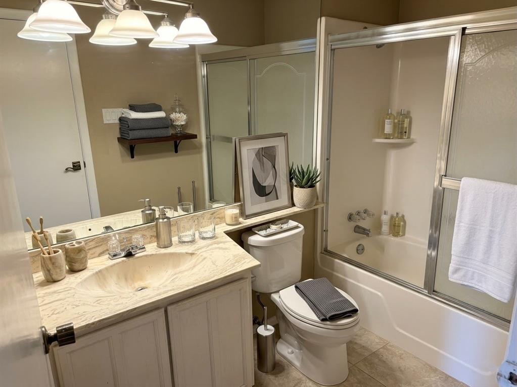 2051 Embassy Way Property Photo 18