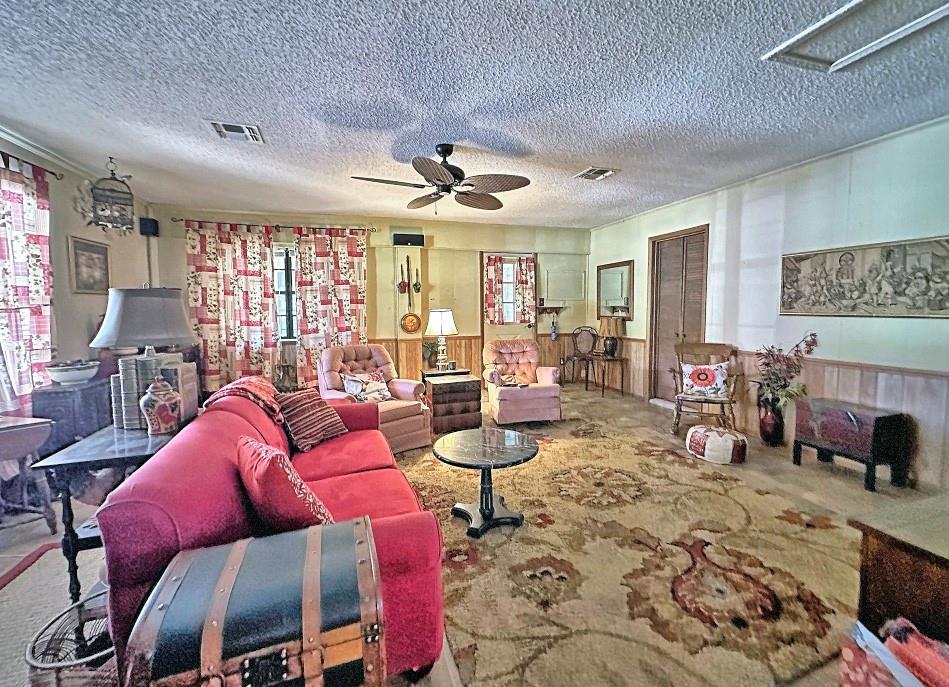 2307 Crystal Drive Property Photo 8