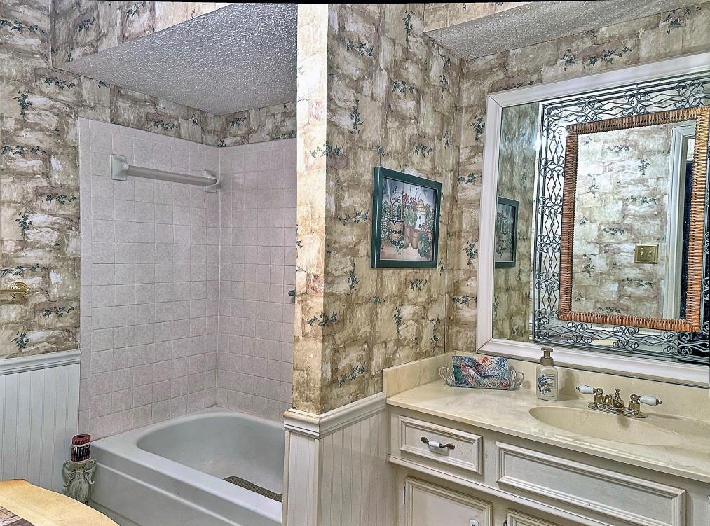 2307 Crystal Drive Property Photo 13