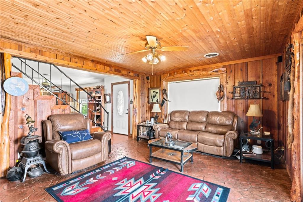 806 Dennis Road Property Photo 11