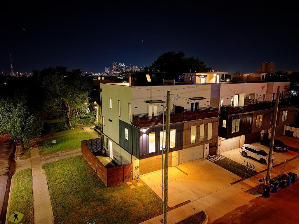 183 S Prairie Avenue Property Photo 4