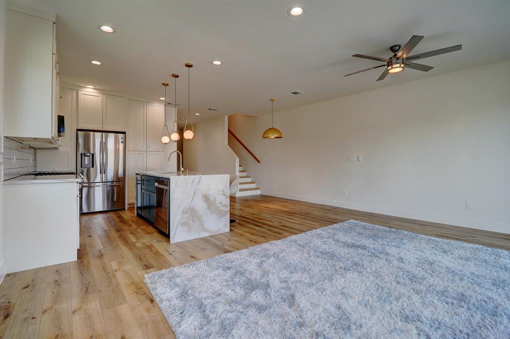 183 S Prairie Avenue Property Photo 19